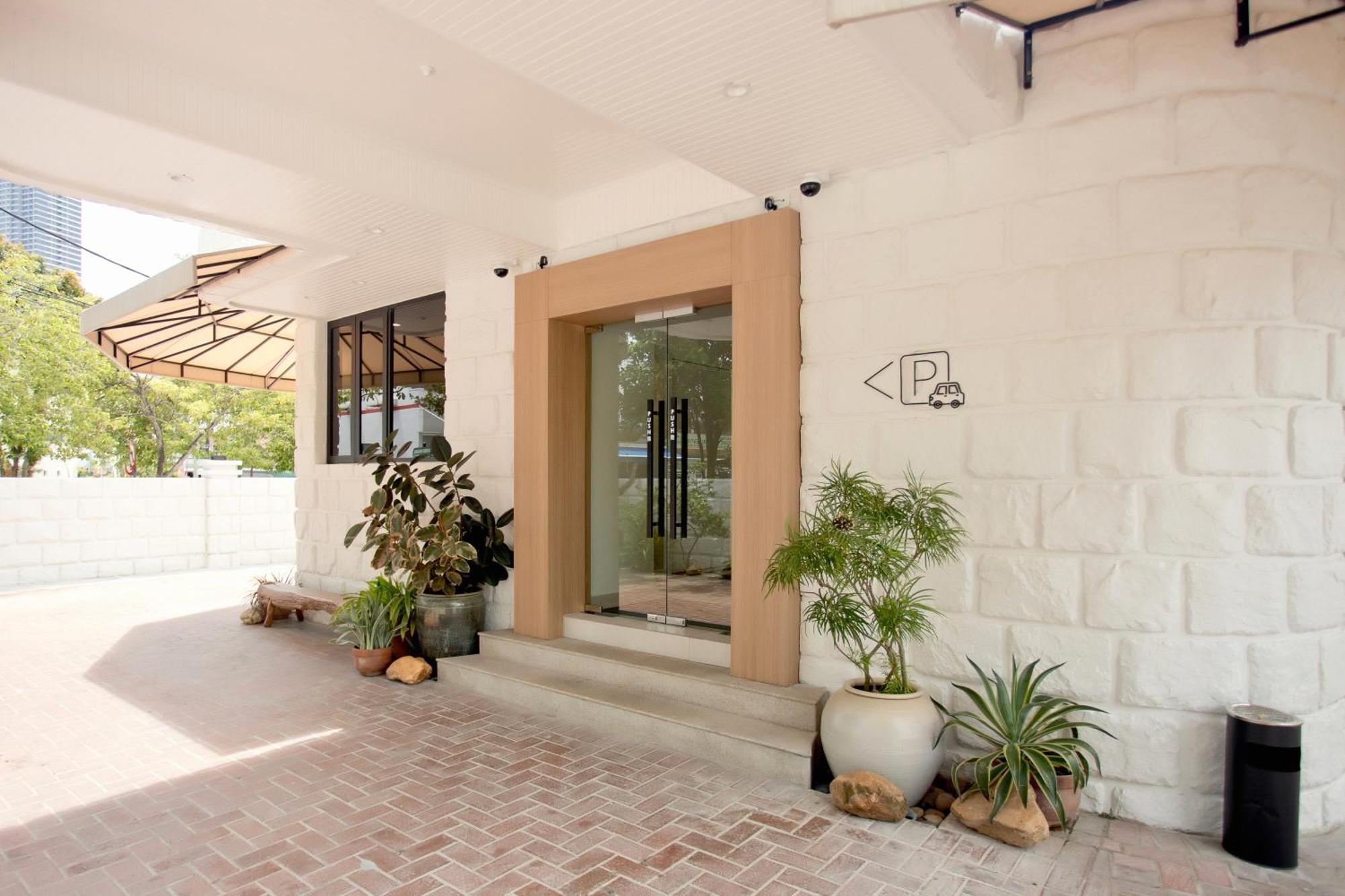 Codrington House - Boutique Apartments George Town Exterior photo